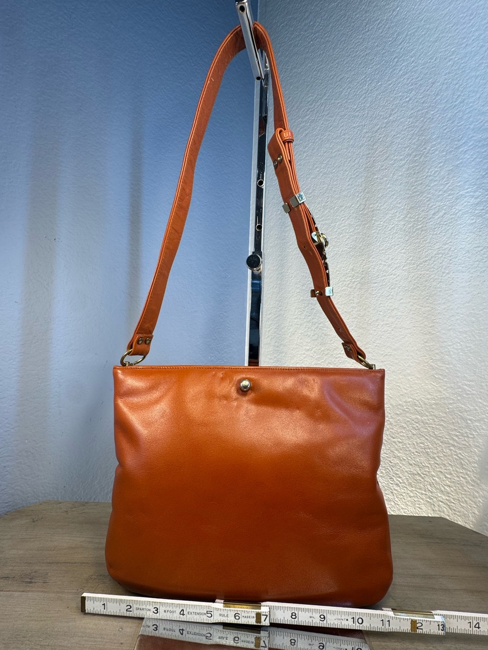 Vintage Ruth Saltz Leather Handbag Unique Two-Knob Spring Frame Closure - Picture 4 of 16